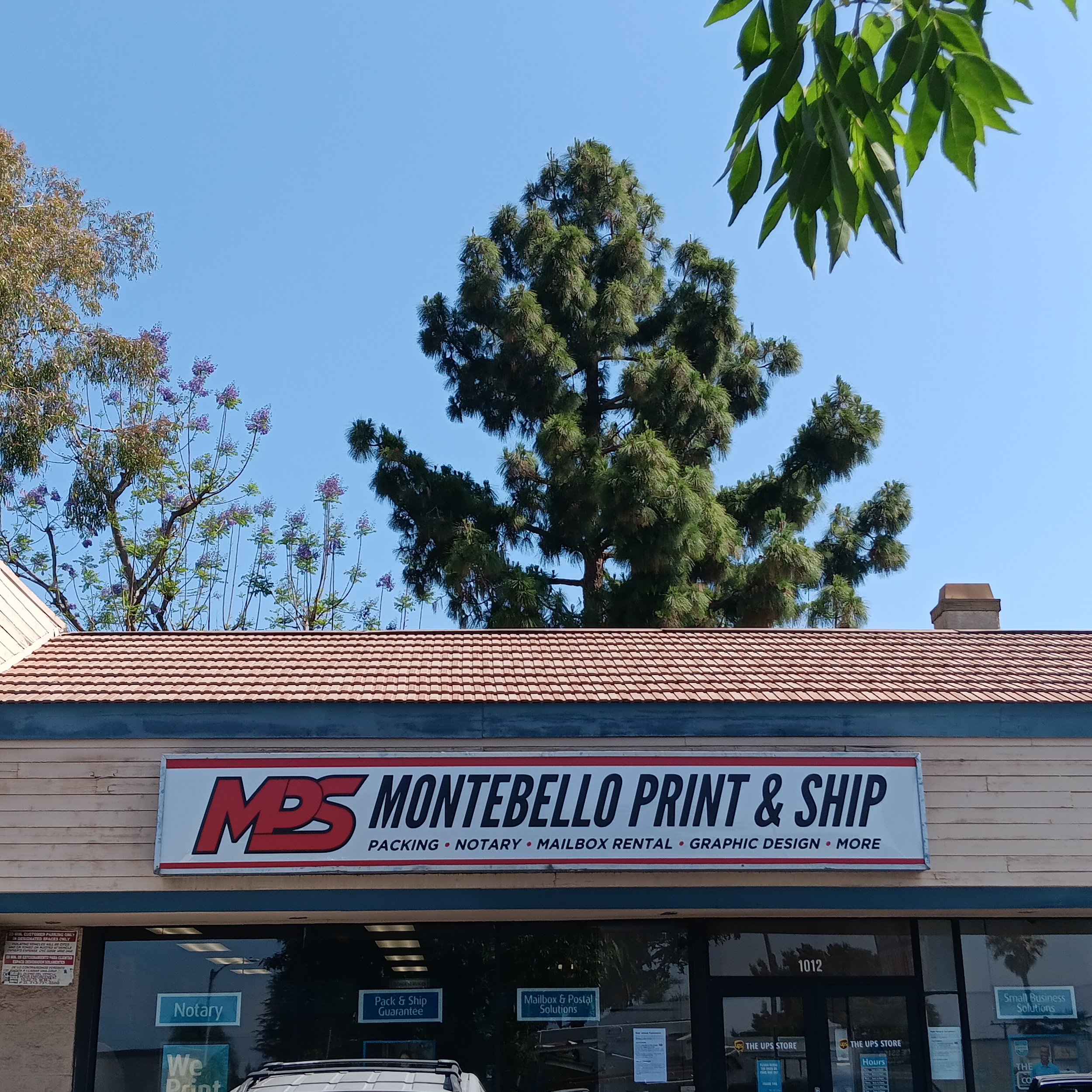 Montebello Print & Ship storefront